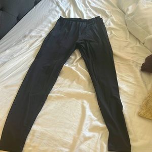 Skims fits everybody legging black sized small